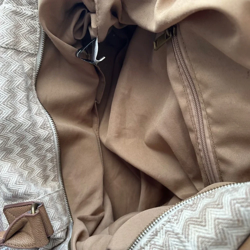 Tommy Bahama Tote Bag Womens Large Tan Chevron Woven Good Crossbody Travel